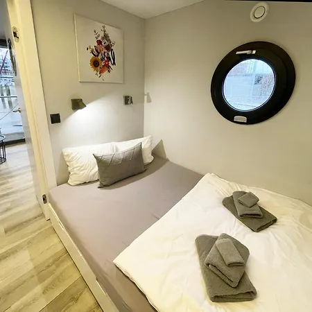 Fjord Lyckholm Feriehus *